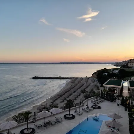 Onyx Deluxe First Line شقة *