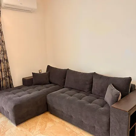 Onyx Deluxe First Line شقة سفيتي فلاس