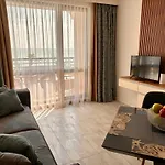 Onyx Deluxe First Line Apartamento
