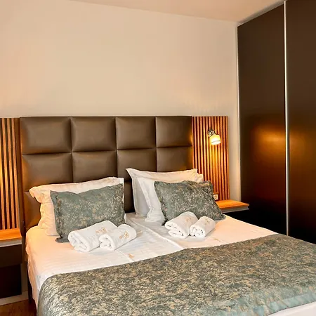 Apartment Onyx Deluxe First Line Sweti Wlas
