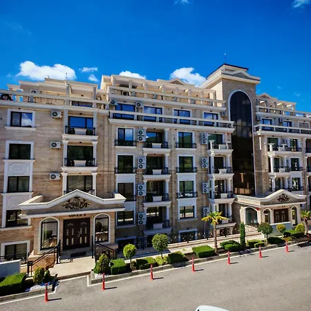 Apartment Onyx Deluxe First Line