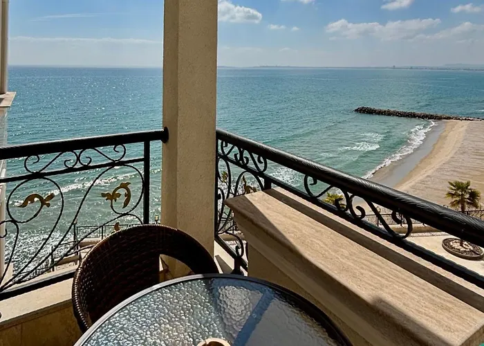 Onyx Deluxe First Line Апартаменты *