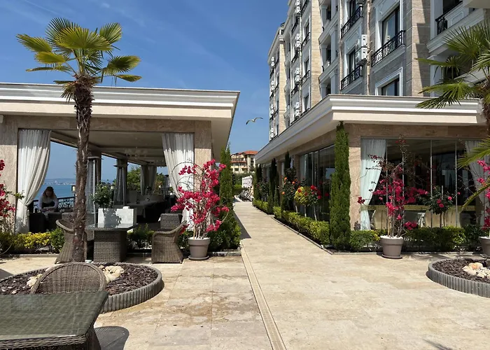 Апартаменты Onyx Deluxe First Line